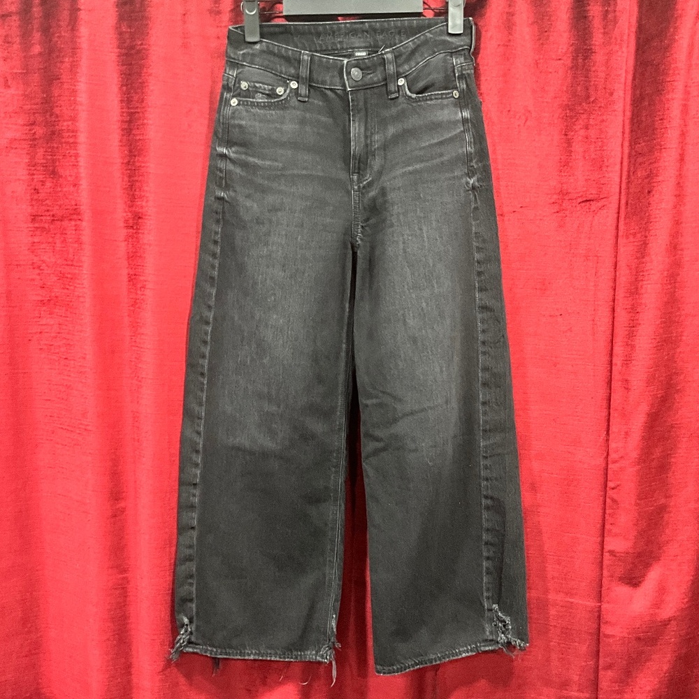American Eagle Outfitters Black Cropped Jeans